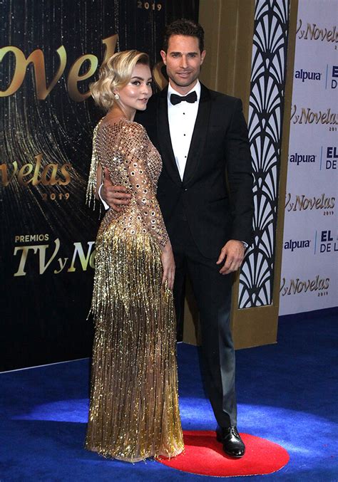 Angelique Boyer wears her dress backward to the TVyNovelas Awards