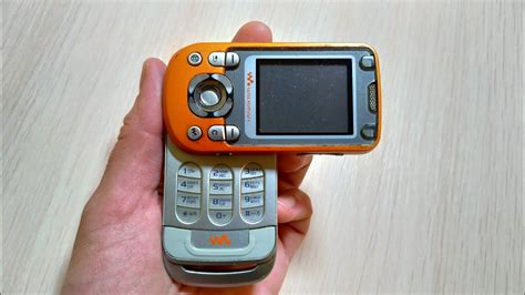 Sony Ericsson Flip Phones