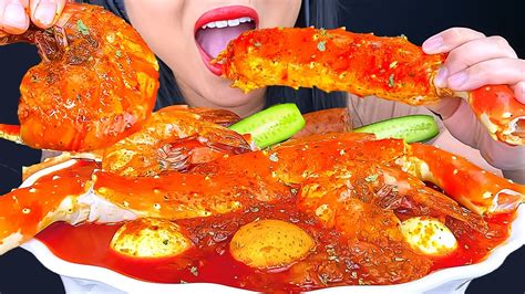 ASMR GIANT KING CRAB & SHRIMP DRENCHED IN SEAFOOD BOIL SAUCE MUKBANG 🦀 ...