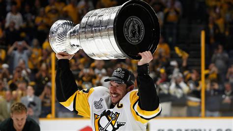 Sidney Crosby gets his 3rd Stanley Cup, 5th for Penguins...