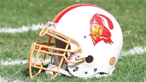 Tampa Bay Buccaneers To Bring Back Creamsicle Uniforms in 2023 Season ...