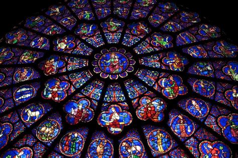 Notre Dame de Paris Cathedral window - www.weeklybangalee.com