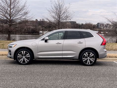 The Volvo XC60 Recharge benefits from bigger hybrid battery | Ars Technica