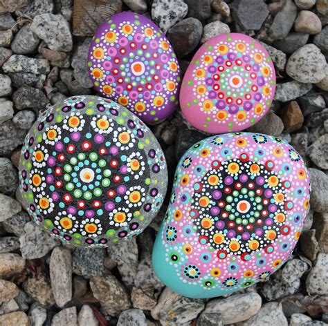 Flower Painted Rocks. Painted Rocks for Artistic Yard and Garden ...