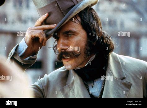 Daniel day lewis gangs of new york hi-res stock photography and images ...