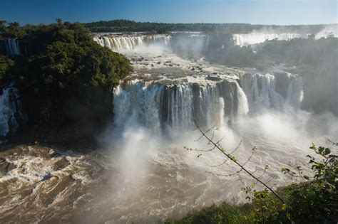 Premium Photo | The iguazu falls