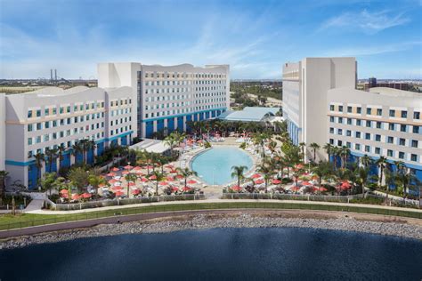 Universal's Endless Summer Resort – Surfside Inn and Suites Now Open