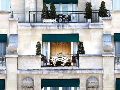 Luxury Balcony Dining at Prince de Galles, Paris