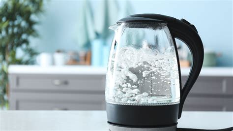 Boiled water and filtered water: What's better? | HealthShots