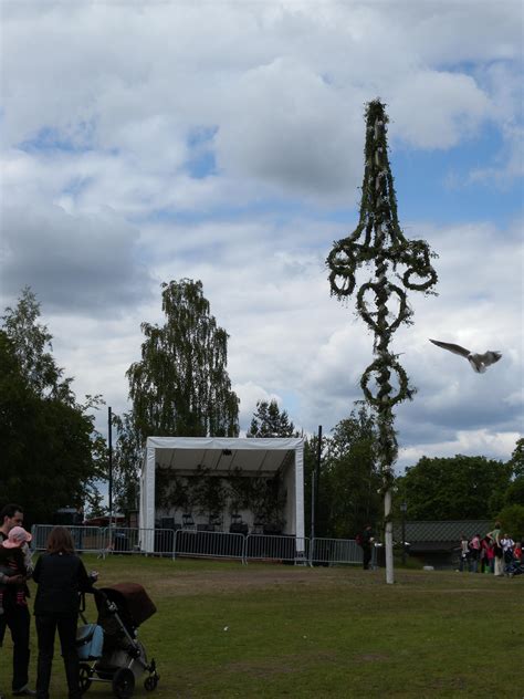 Another midsummer at Skansen (Stockholm and beyond)