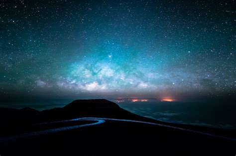 Milky Way Road: 4K Ultra HD Starry Night Wallpaper by Jason Carpenter