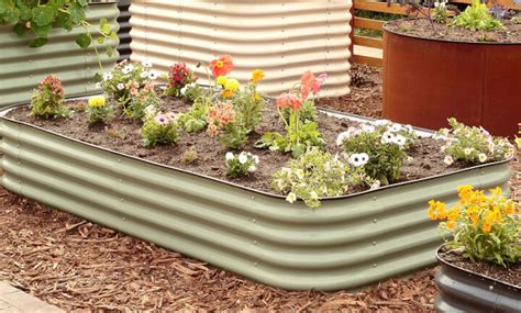 Raised Garden Bed Materials: What’s Good? - Epic Gardening