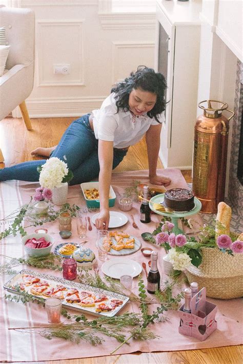 How to Create a Memorable Indoor Picnic - RD's Obsessions | Indoor ...