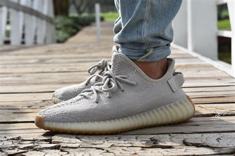 The cleanest Yeezy 350 V2 : r/Sneakers