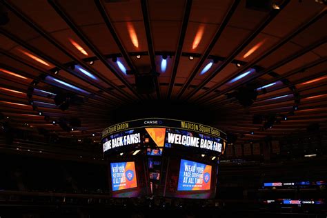 WATCH: Madison Square Garden is off the rails for New York Knicks ...