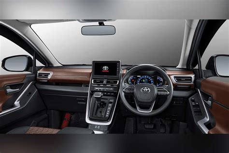 2023 Toyota Kijang Innova Zenix Hybrid EV Dual Tone Brown Interior ...