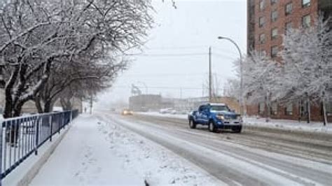 Wintery weather blasts Thunder Bay | CBC News