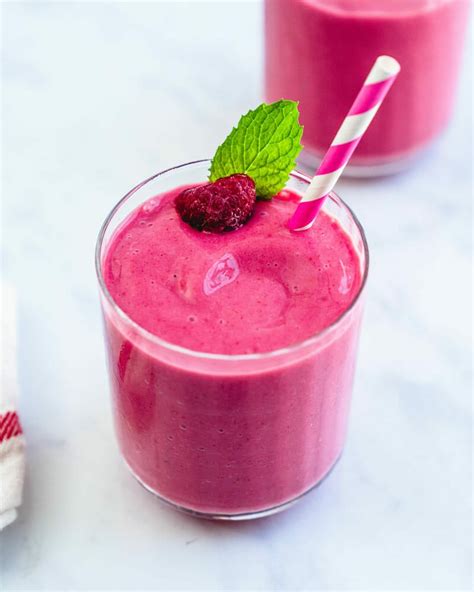 Perfect Raspberry Smoothie – A Couple Cooks