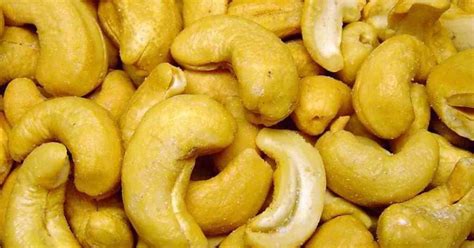 Cashews vs. Peanuts: which is nut is better? - CrossFit Sand & Steel