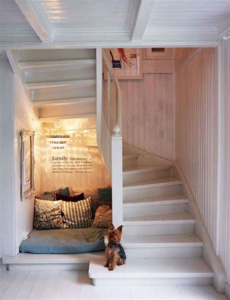 12 Awesome Under Stair Dog House Ideas To Maximize Your Space ...