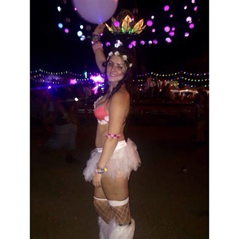 Pin en Estos fueron los mejores outfits que pudimos ver en EDC Las ...