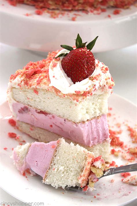 Strawberry Crunch Bar Ice Cream Cake - CincyShopper