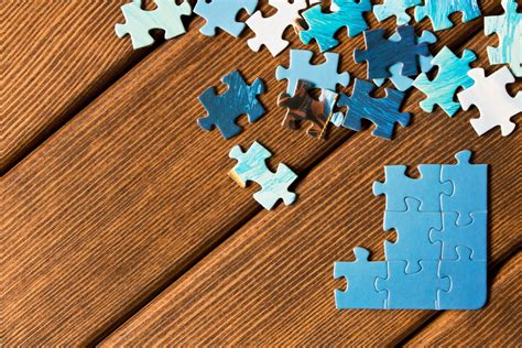 How to Solve a Jigsaw Puzzle Fast | Reader's Digest Canada