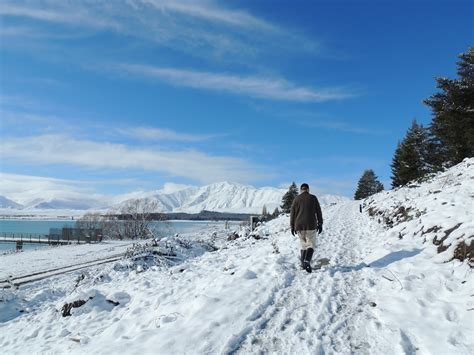 THE ROAD TAKEN : August in NZ: Four Inches of Snow at Lake Tekapo