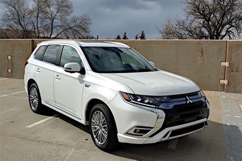 Review: 2020 Mitsubishi Outlander PHEV is great ... to a point | Aaron ...