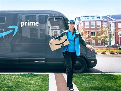 Amazon rolls out hundreds of new electric vans for Dallas-Fort Worth's ...