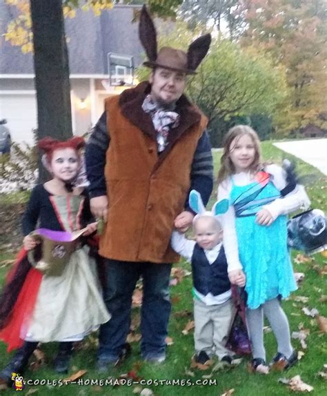 Awesome DIY Family Alice in Wonderland Costumes