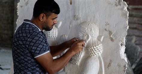 Mosul sculptor 'recreates what was demolished' on murals depicting Iraq ...