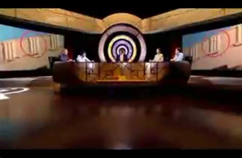 Stephen Fry loses it on "QI".