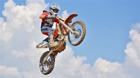 The 4 Best Dirt Bikes For Beginners