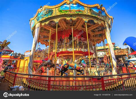 Pier 39 Carousel – Stock Editorial Photo © bennymarty #141425734