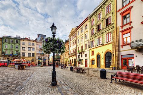 Pictures Lviv Ukraine Street Bench Street lights Cities Building