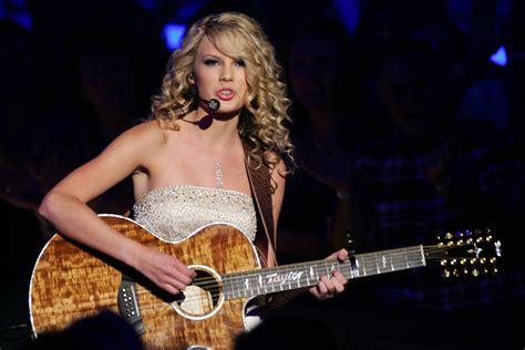 Taylor Swift Country Guitar