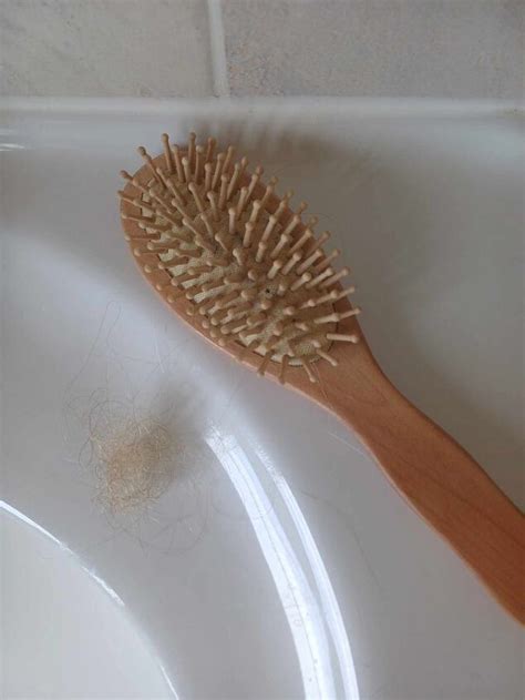 This Hack Uses Vinegar To Clean Your Hairbrushes!! | Upstyle