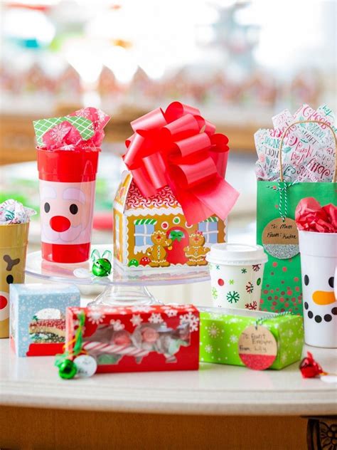 15+ Best Christmas Gift Basket & Door Drop Ideas | Fun365