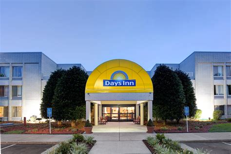 Days Inn by Wyndham Newport News City Center Oyster Point | Newport ...