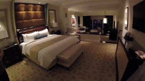 Palazzo Las Vegas King Suite - YouTube