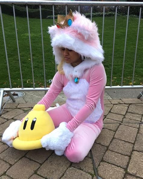 wolfroxbin32 | Mario cosplay, Peach cosplay, Princess peach cosplay