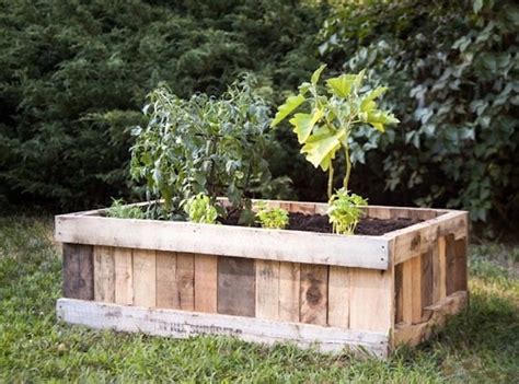 Pallet Raised Garden Bed – Free Woodworking Plan.com