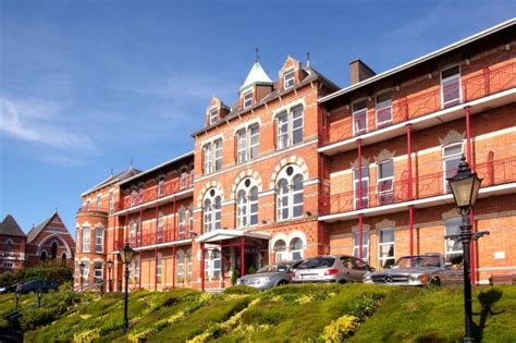 Four-star Cork hotel put up for sale · TheJournal.ie