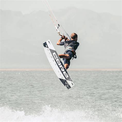 How to choose the right kitesurfing equipment | The Rider Experience