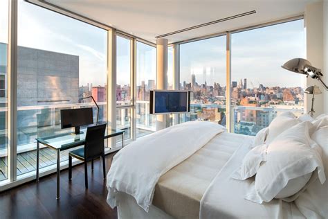 Luxurious Apartment Overlooking the Hudson River in Manhattan