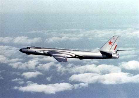 Tu-16 | Soviet, Cold War, Bomber | Britannica