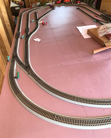 Bachmann EZ track ho scale layout - Model railroad layouts plansModel ...