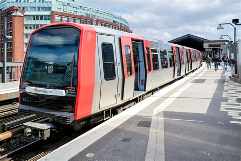 Deutschlandticket ab 1. Mai: In Hamburg größte Tarifreform seit ...