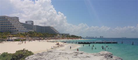 Cancun gorgeous white-sand beaches : Mexico | Visions of Travel